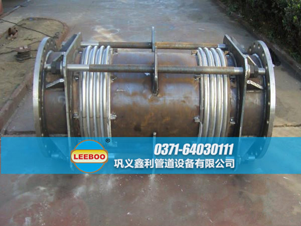 未噴漆的大拉桿橫向波紋<a href=http://m.df04265.cn target=_blank class=infotextkey>補(bǔ)償器</a>
